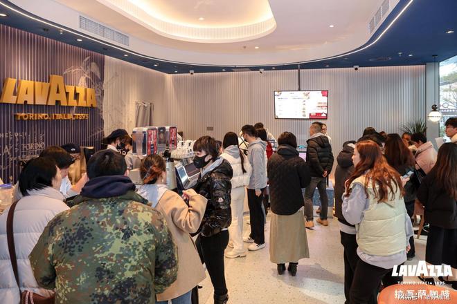 zza落户苏州意式风情与姑苏韵味创新邂逅PG麻将胡了“意大利咖啡巨匠”Lava(图3)